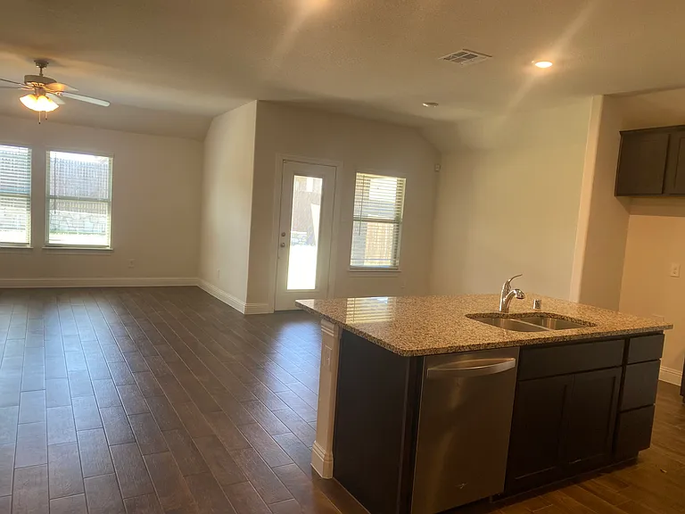 4005 Waterford Dr — Photo 12