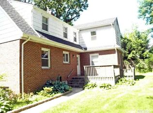 22 Nichols Rd, Huntington Station, NY 11746