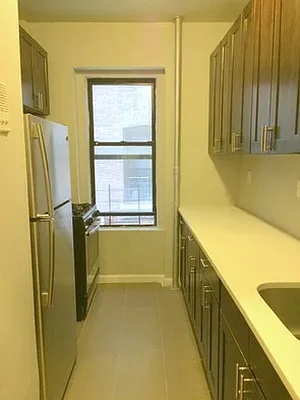Rented by Uptown Flats LLC | media 10