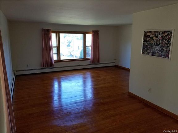 4th image of 40 Birchwood Dr