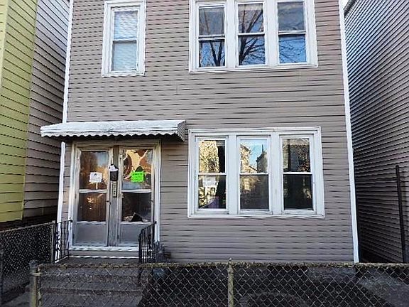 3rd image of 4729 S Hermitage Ave