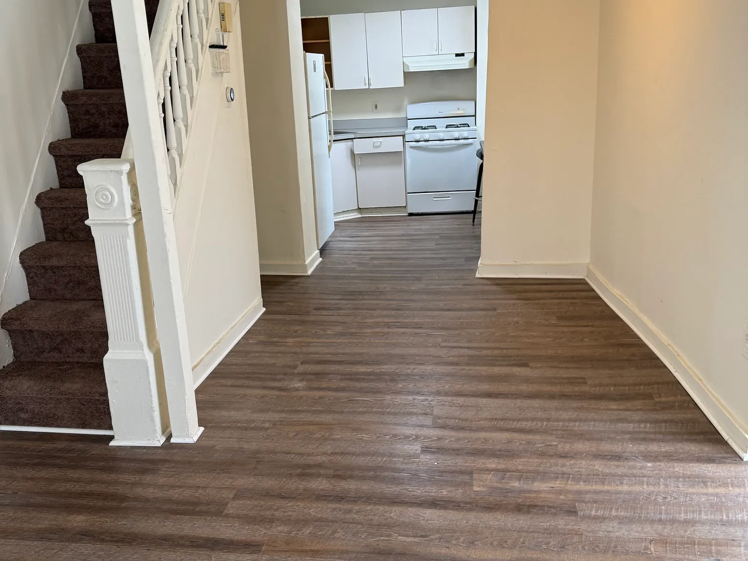 3 bed, 1500 sqft, $2,400 — Photo 2