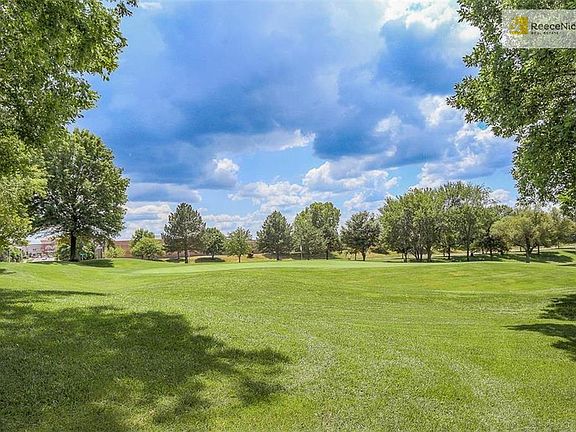 VISTAS OF THE FAIRWAY