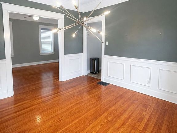5th image of 2223 Eastview Ave