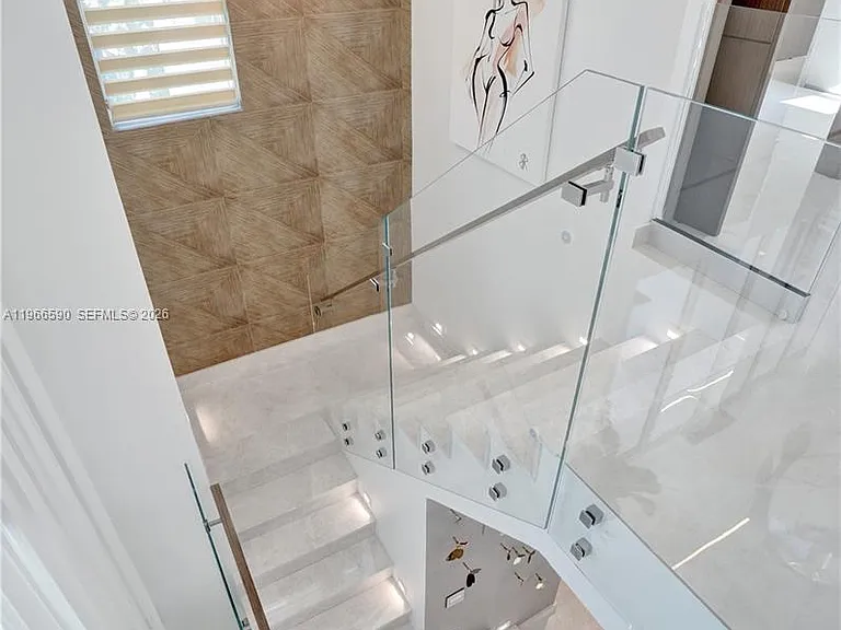 20824 NE 37th Ave — Photo 36