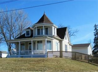100 S 7th St, Bellevue, IA 52031