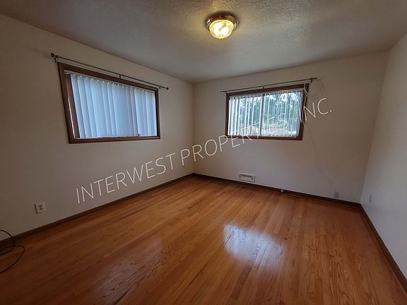 5th image of 7827-7837 NE Siskiyou St