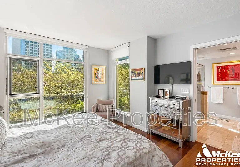 1199 Pacific Hwy #304 — Photo 17