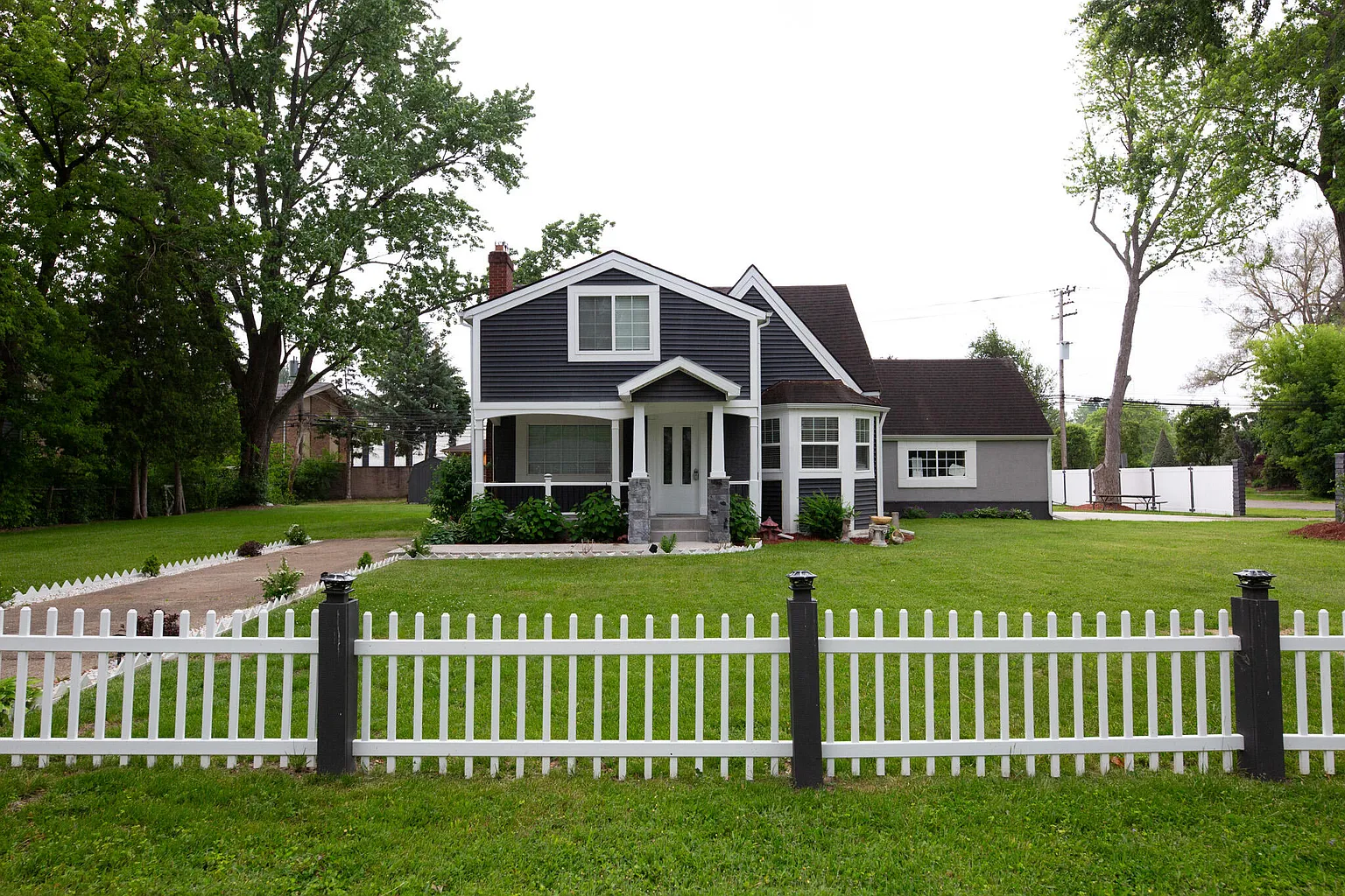 19171 Hilton Dr photo 1