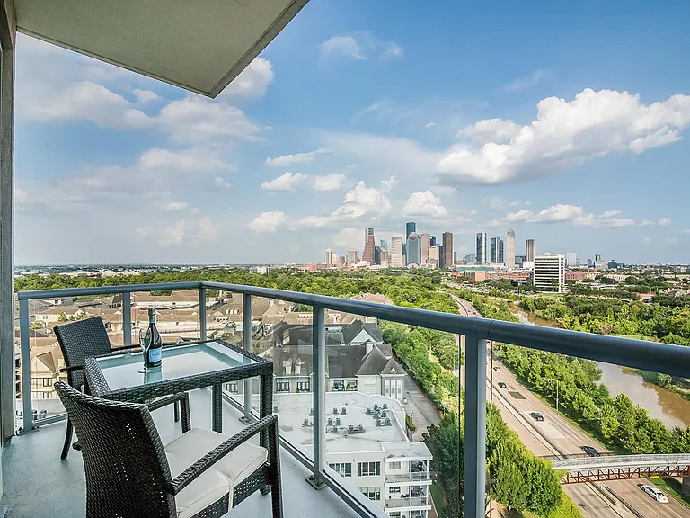 25 story elegant high-rise living