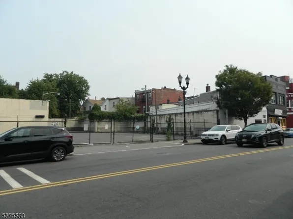 92 Monticello Avenue image 3 of 8