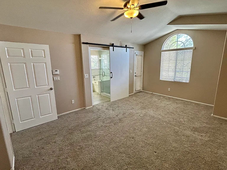 10409 Mountain Lodge Pl — Photo 14