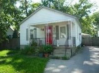 28 S Gretta Ave, Waukegan, IL 60085