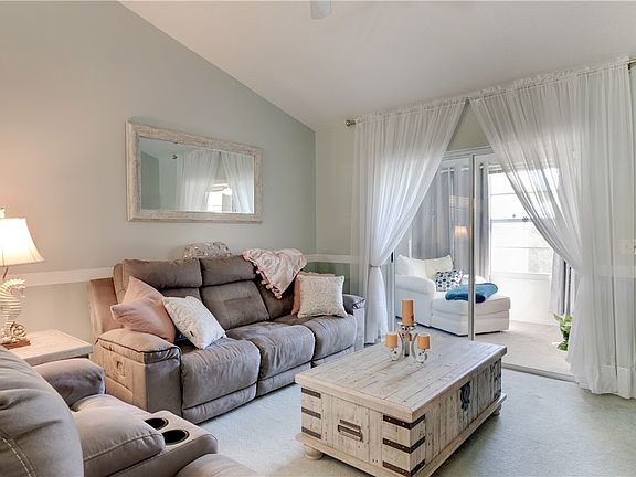 5th image of 381 Grove Isle Cir #381