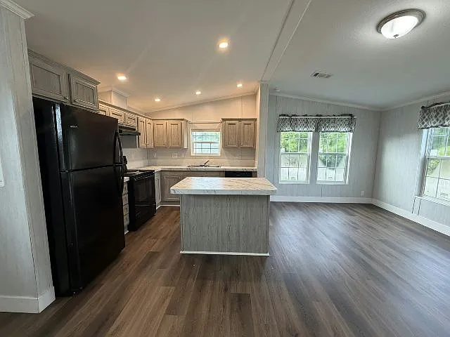 2 bed, 2.0 bath, 880 sqft, $1,785 — Photo 3