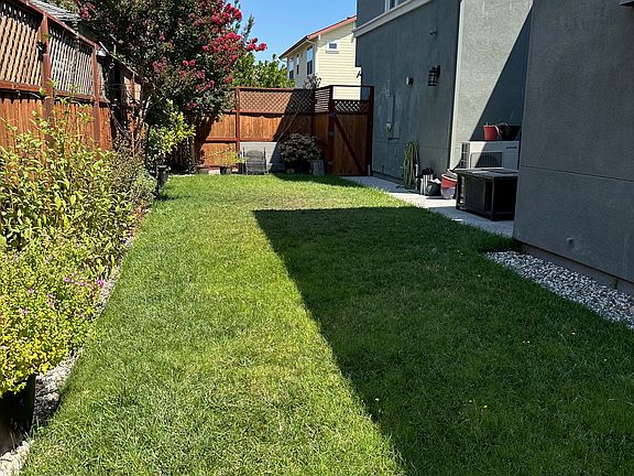 3rd image of 3685 Sebastopol Rd