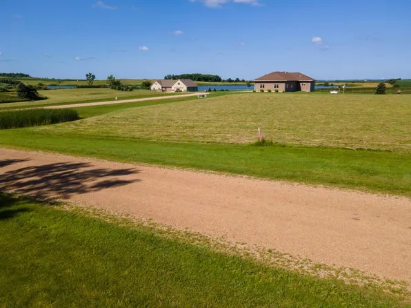 120 Heritage Trl, Lake Wilson, MN 56151