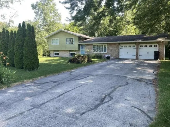 2994 Pershing Dr, Coloma, MI 49038