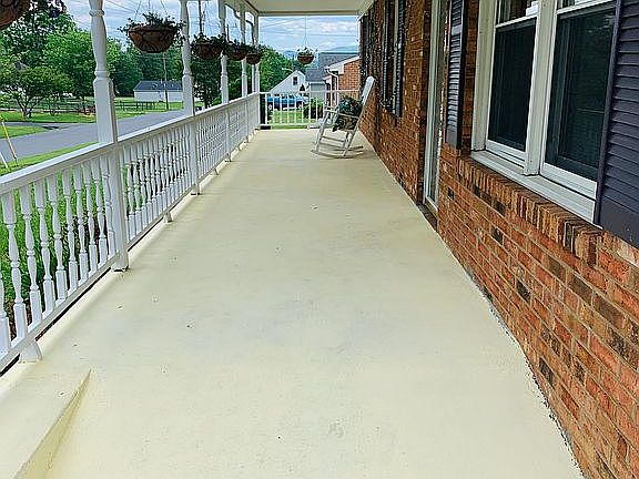 3rd image of 701 Goodwin Ave