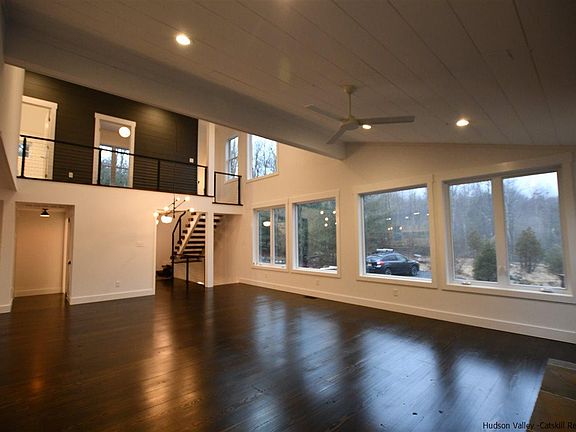 4th image of 71 Dawson Ln