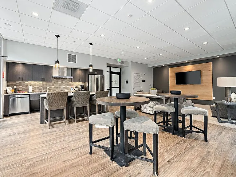 Edge Apartments — Photo 48