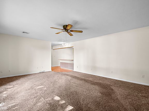 5th image of 670 N 4th Ave