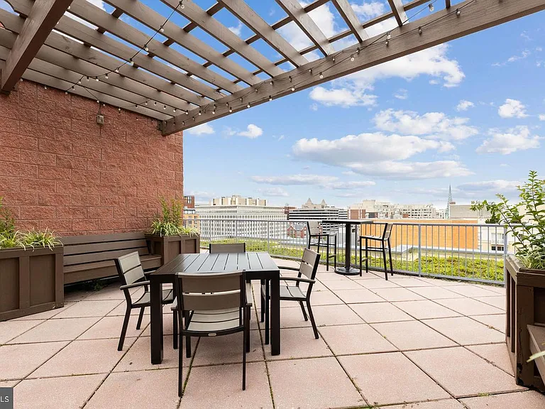 1117 10th St NW #305 — Photo 18