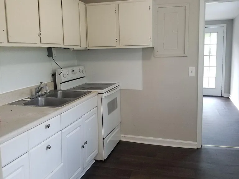 268 Simonton Rd — Photo 8