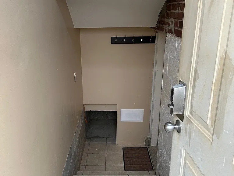 222 Combe Ave #2 — Photo 3