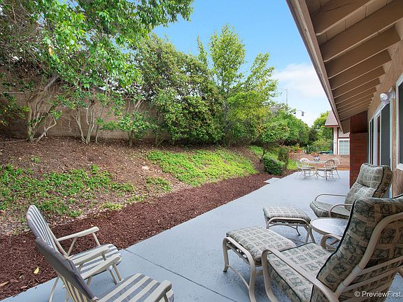 3rd image of 1332 El Corral Ln