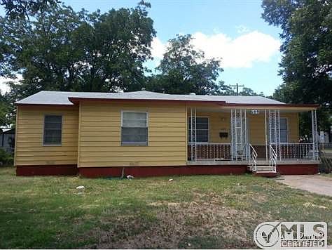 1st image of 609 Crockett Dr