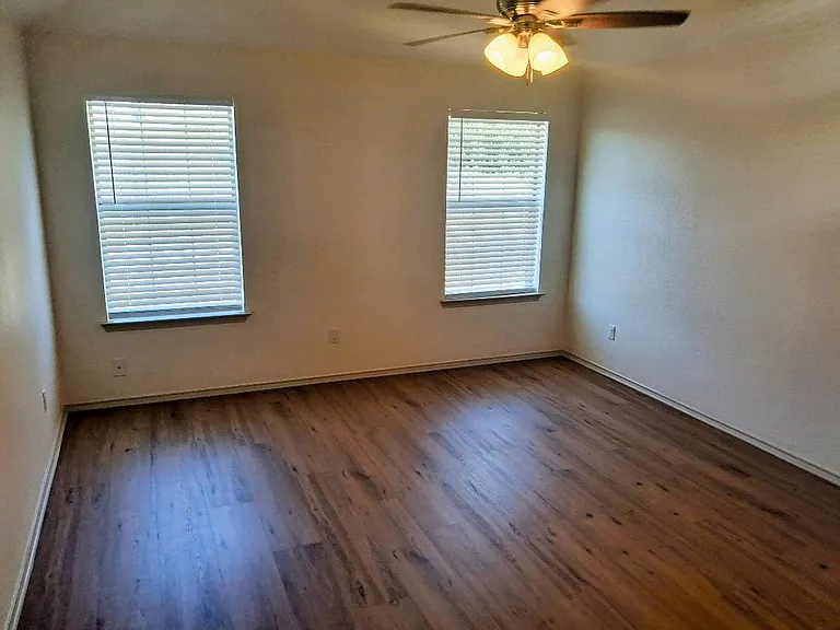 6004 Harwood Crossing Dr — Photo 12