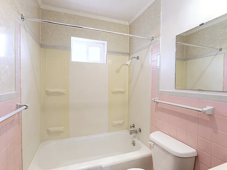 1227 D St #6 — Photo 13