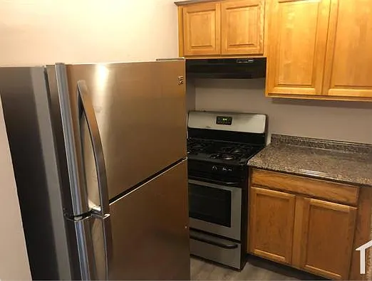 2 bed, 881 sqft, $1,585 — Photo 3