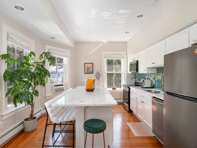 109 Church St APT 3, Newport, RI, 02840