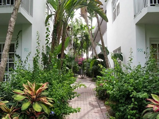 Meridian Court Condo — Photo 1