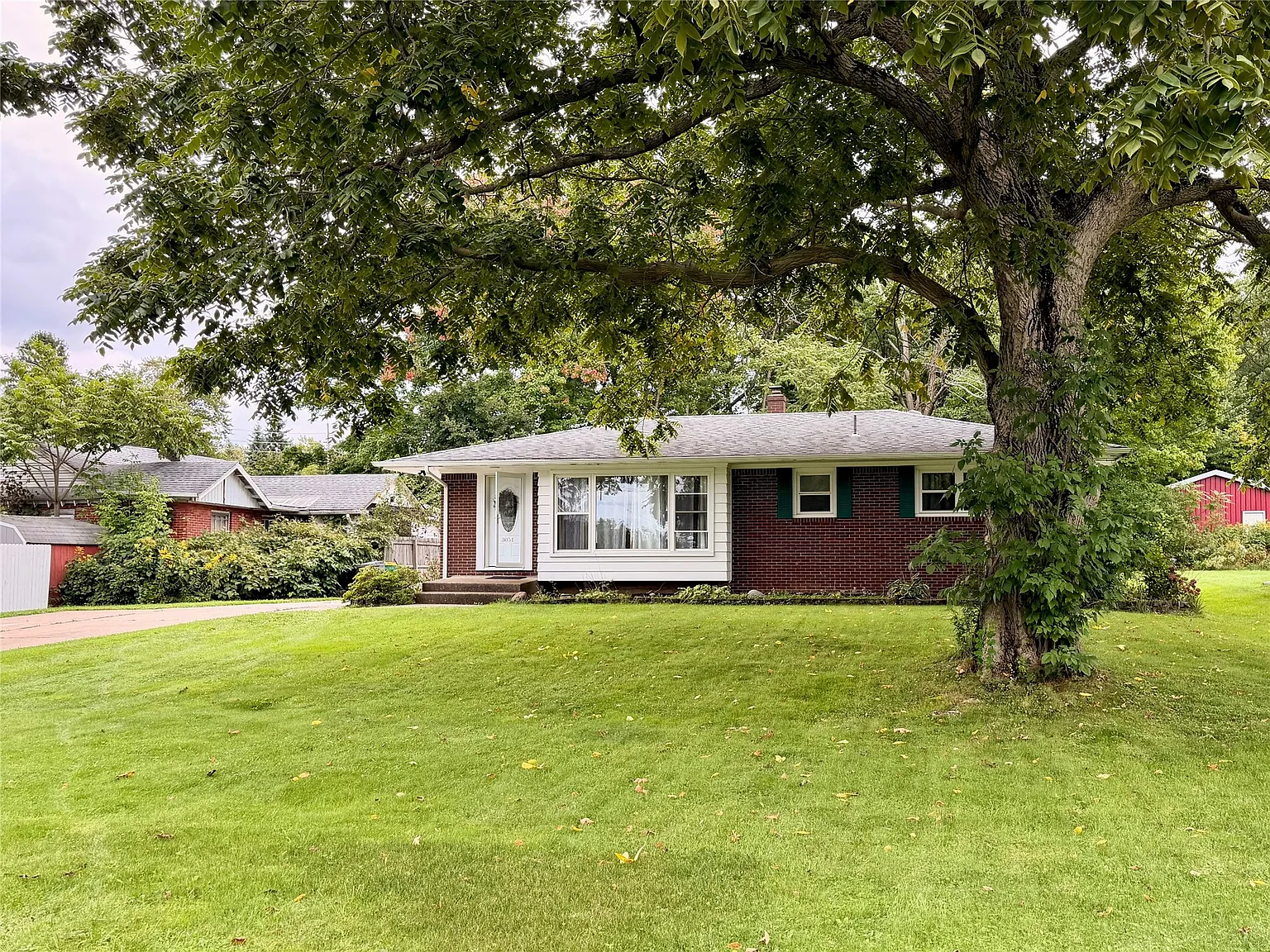 3 bed, 1.5 bath, 1032 sqft, $1,650 — Photo 1