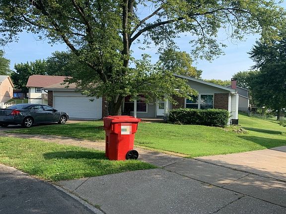 2nd image of 3295 Huckleberry Dr