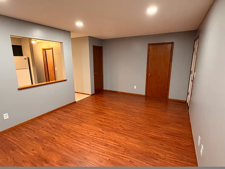 705 E 3rd St #7 — Photo 4