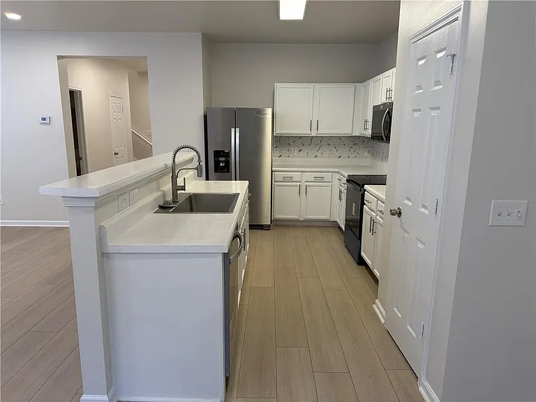 3317 Fernview Dr — Photo 6