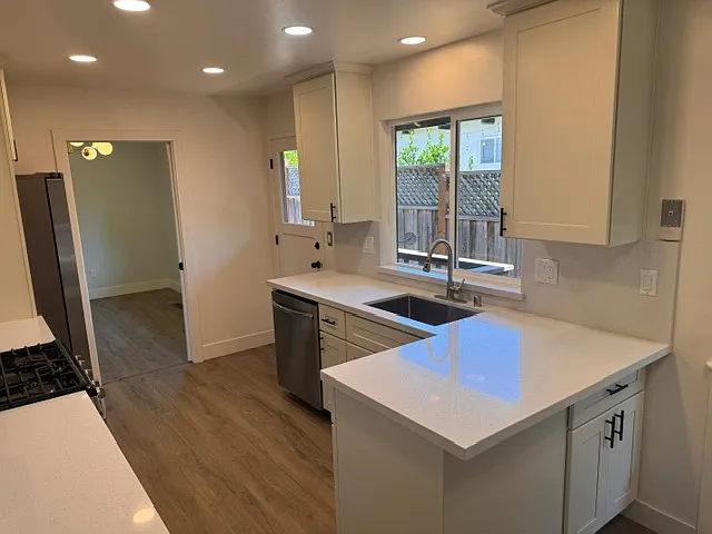 446 Semple Ave — Photo 9