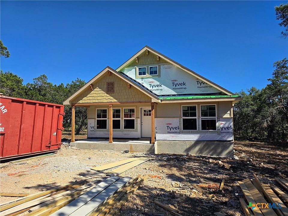 1st image of 110 Twin Oaks Cir
