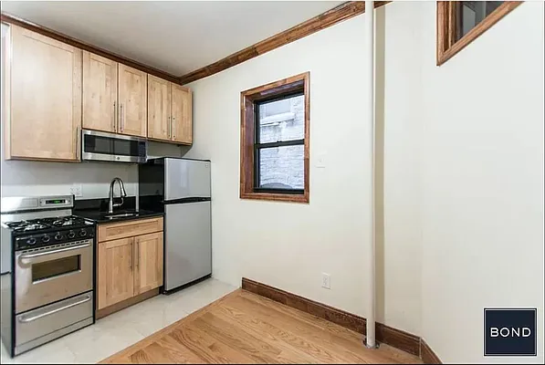 Rented by Bond New York | media 13