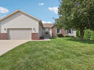 155 Vega Dr, Arlington, WI 53911