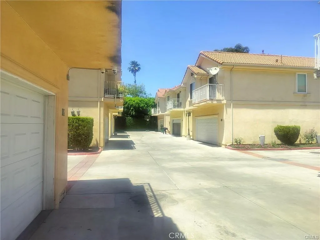 4 bed, 1538 sqft, $3,995 — Photo 4