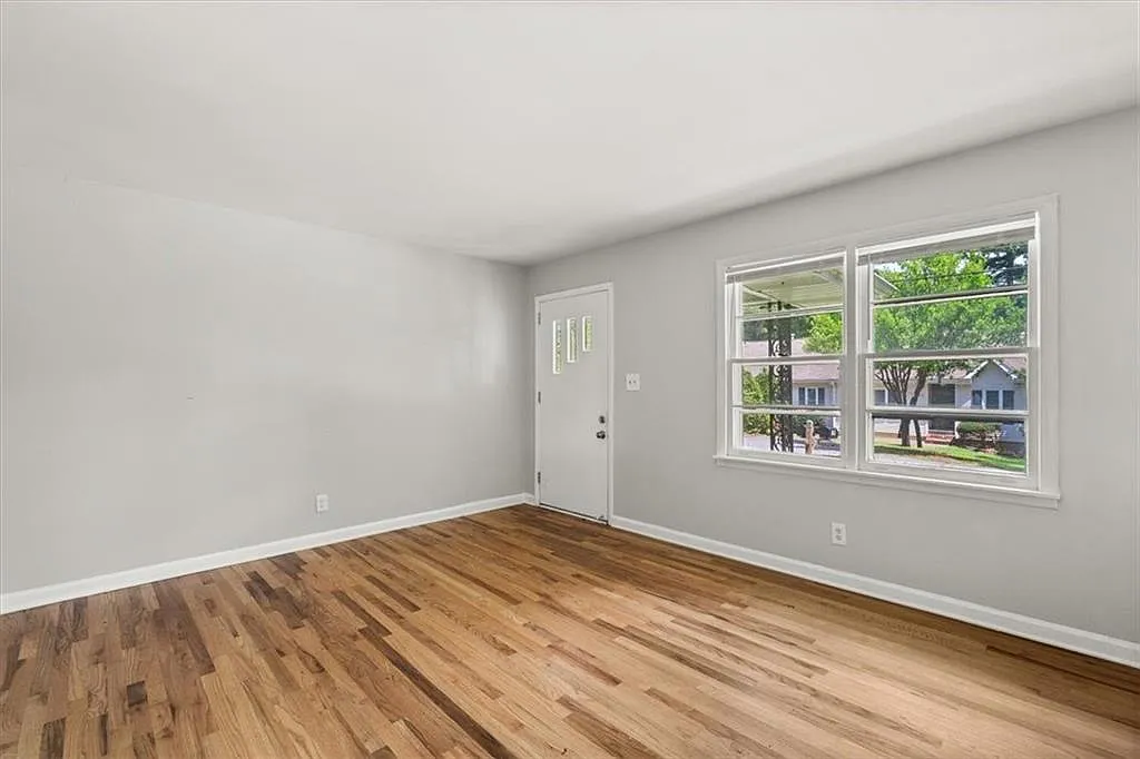 2 bed, 1.0 bath, 864 sqft, $1,445 — Photo 3
