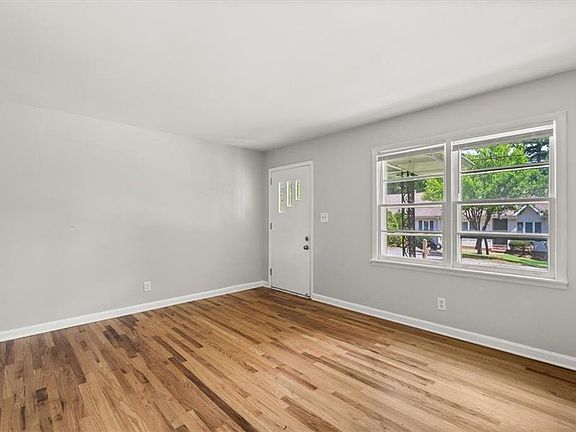 3rd image of 190 Opal Dr