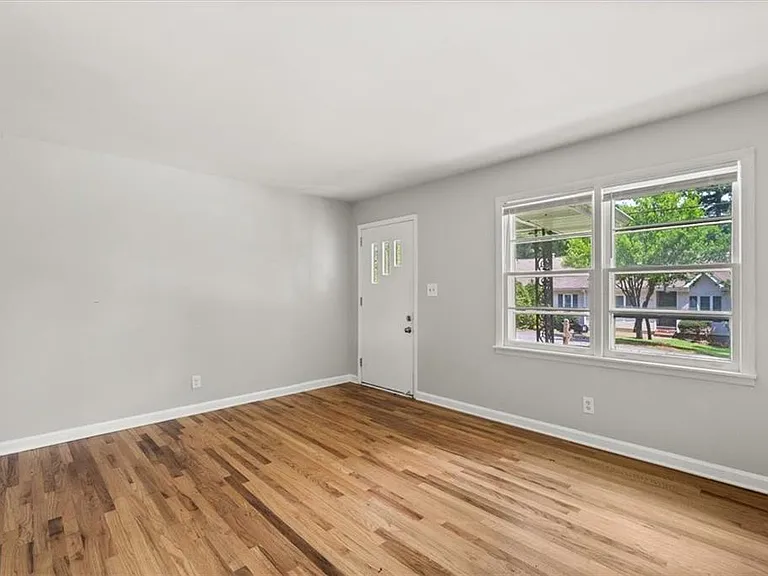 190 Opal Dr — Photo 3