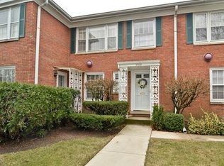 1105 Lake Ave, Wilmette, IL 60091