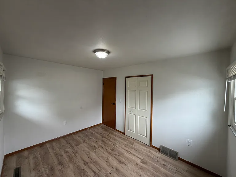 1818 Grandview Dr — Photo 9